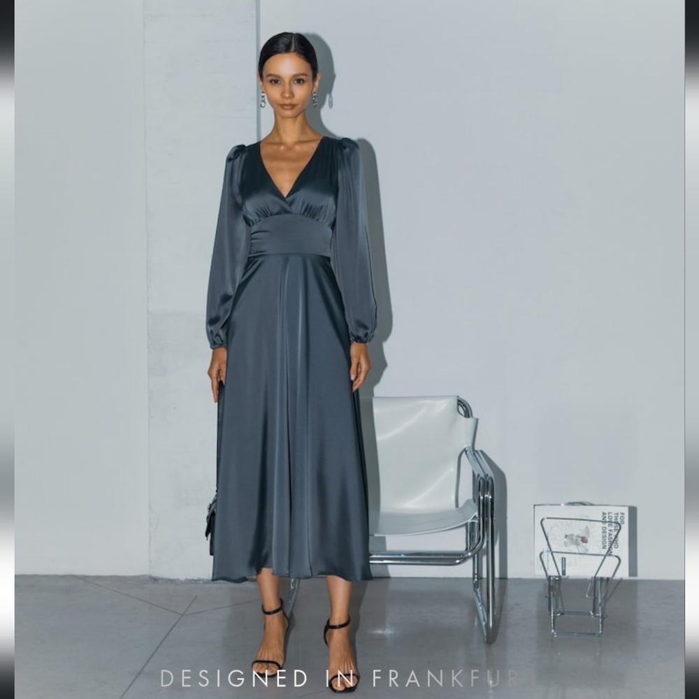 LICHI Flared long-sleeve midi dress | size XS - Picture 1 of 8